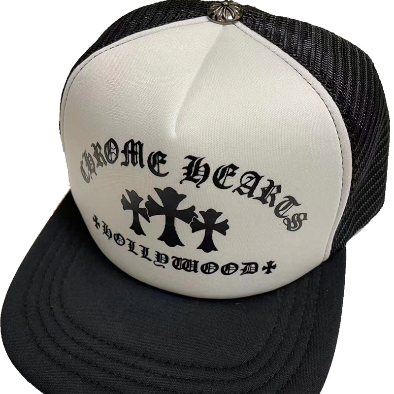 Chrome Heartsのトラッカーハット