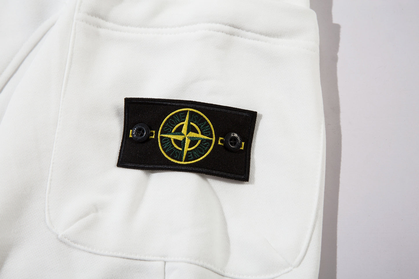 STONE ISLAND SHORTS 286